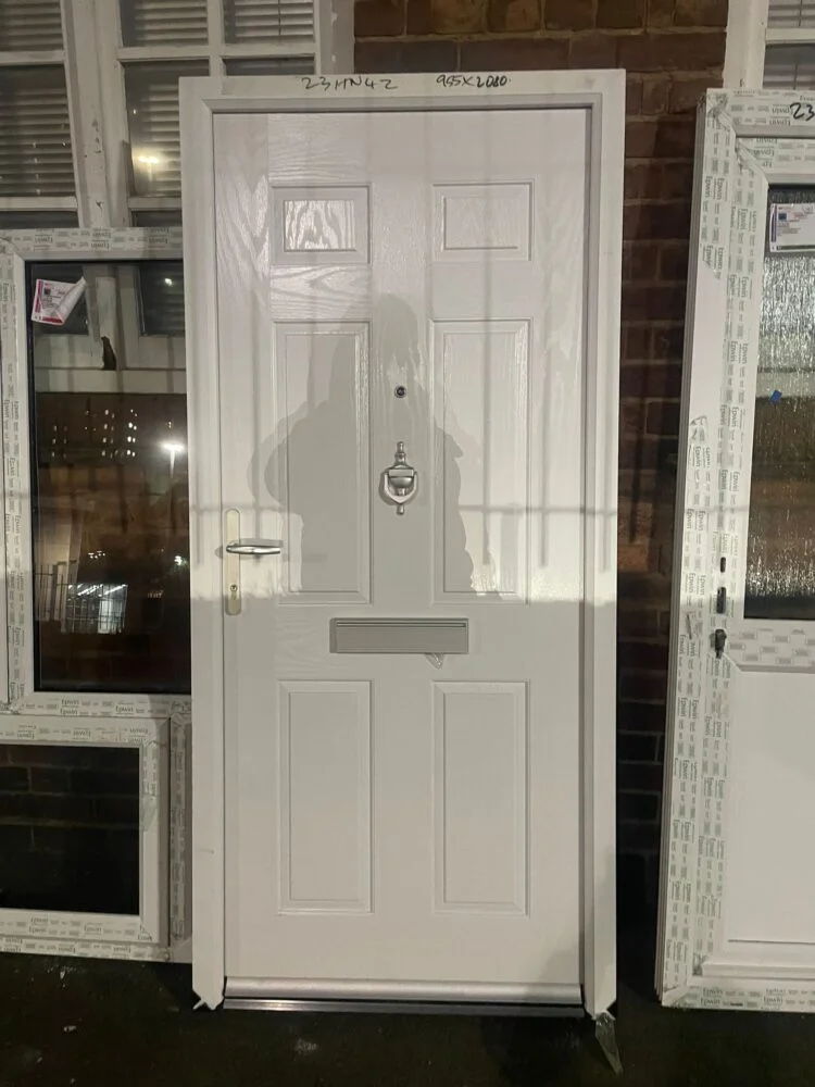White Composite Traditional Door 955 x 2080 mm 23HN42