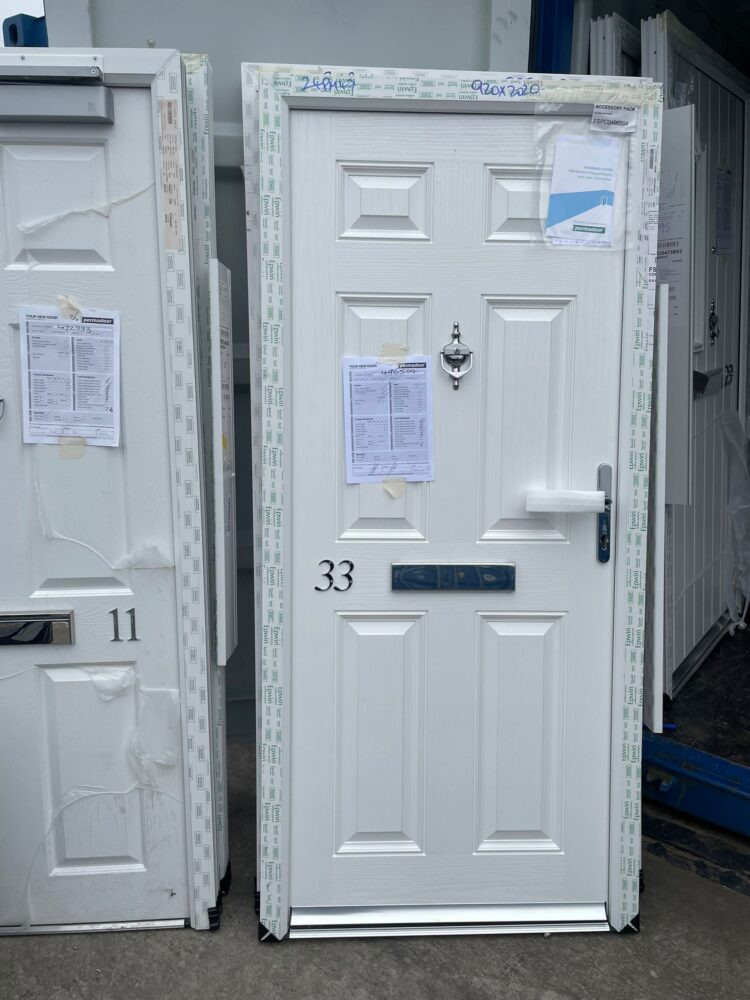 White Composite Traditional Door 920 x 2020 mm 24PM47