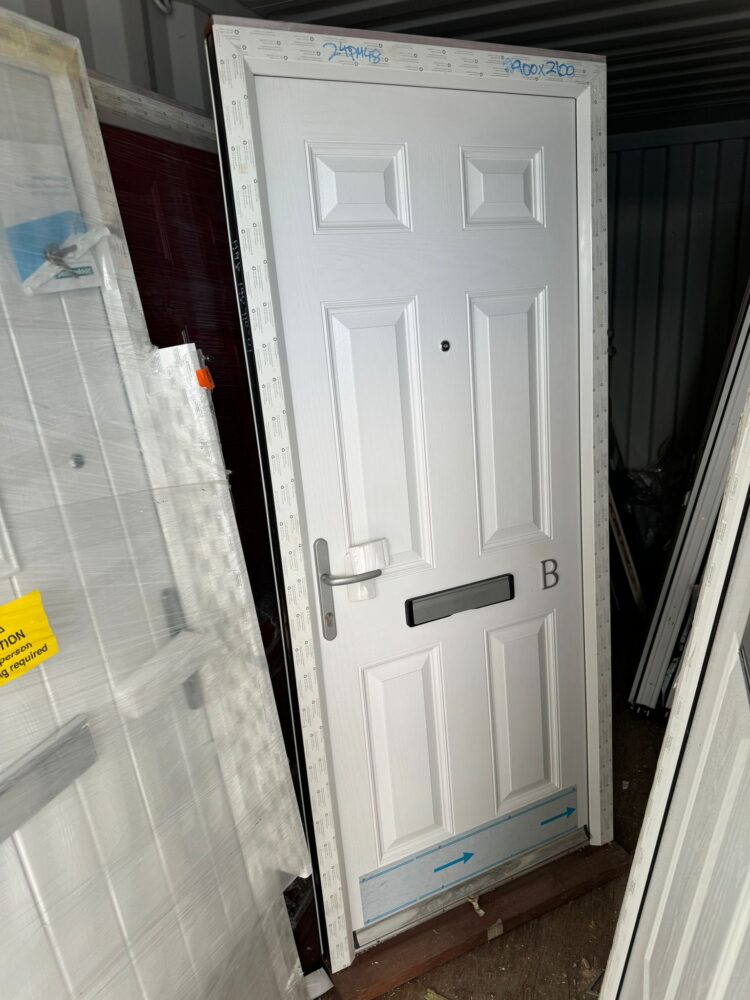 White Composite Traditional Door 900 x 2100 mm 24PM48
