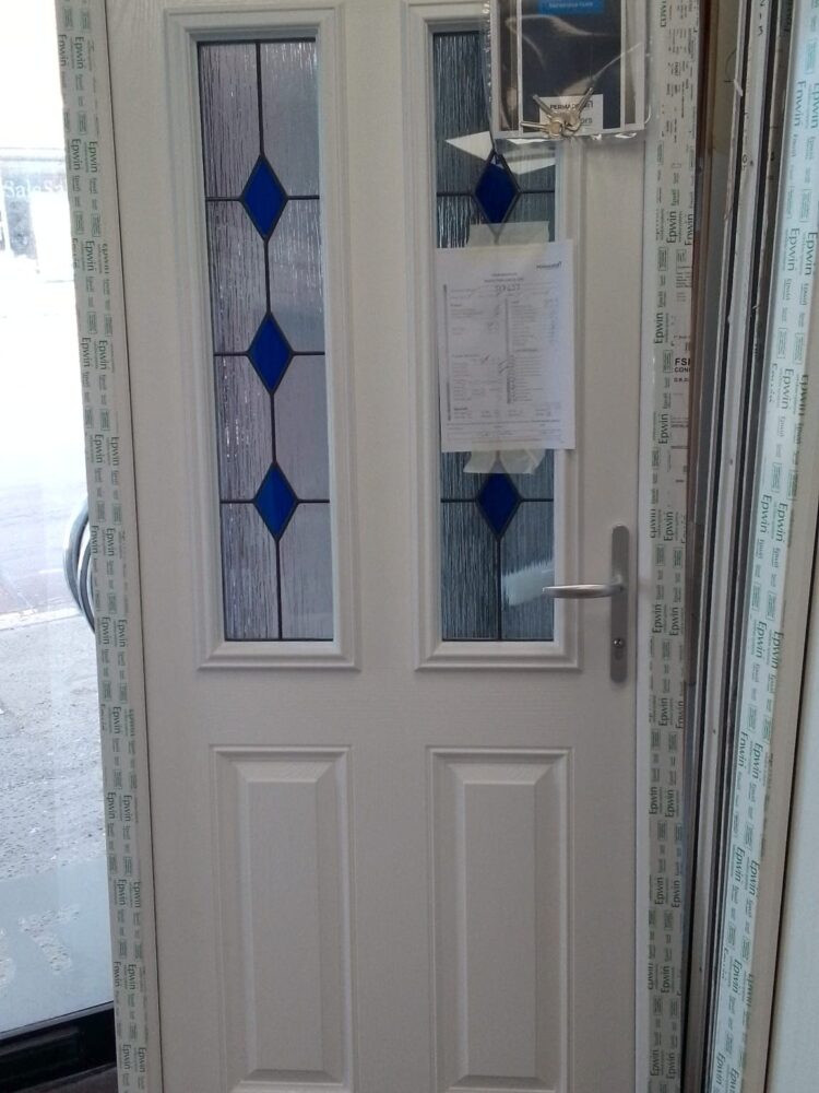 White Composite Traditional Door 895 x 2055 mm 25MP06