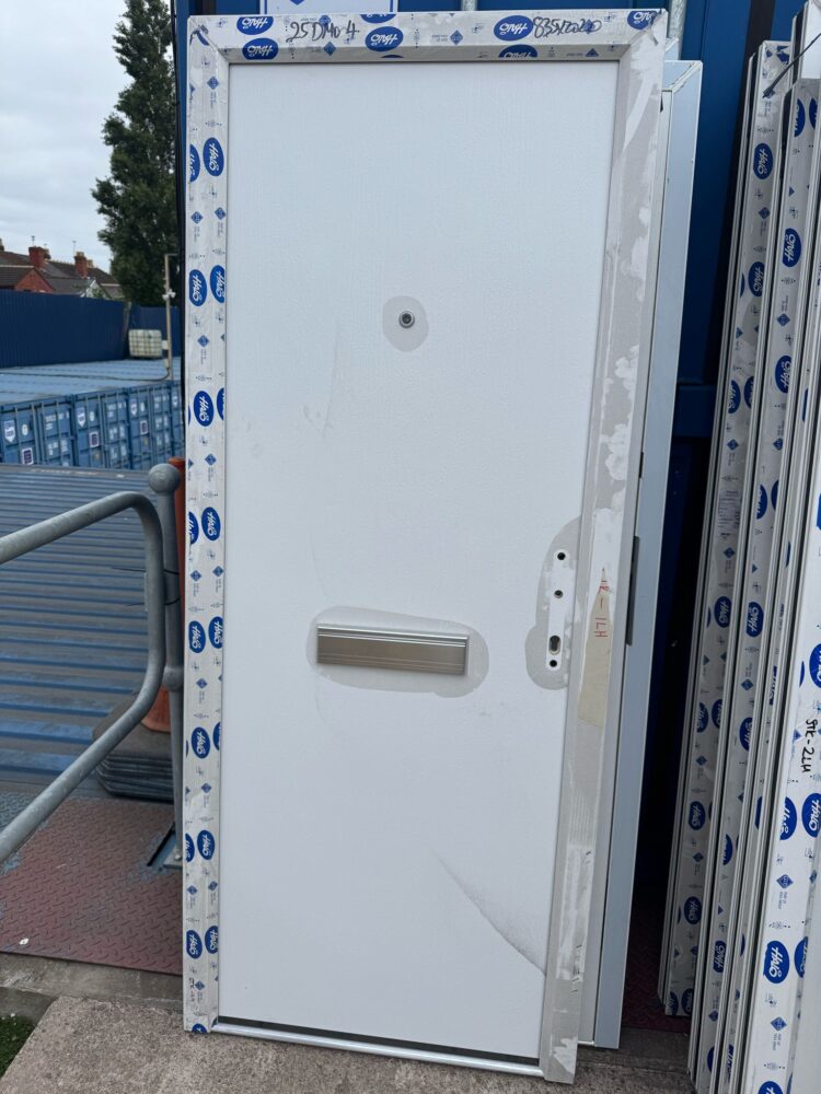 White Composite Modern Door 835 x 2020 mm 25DM04