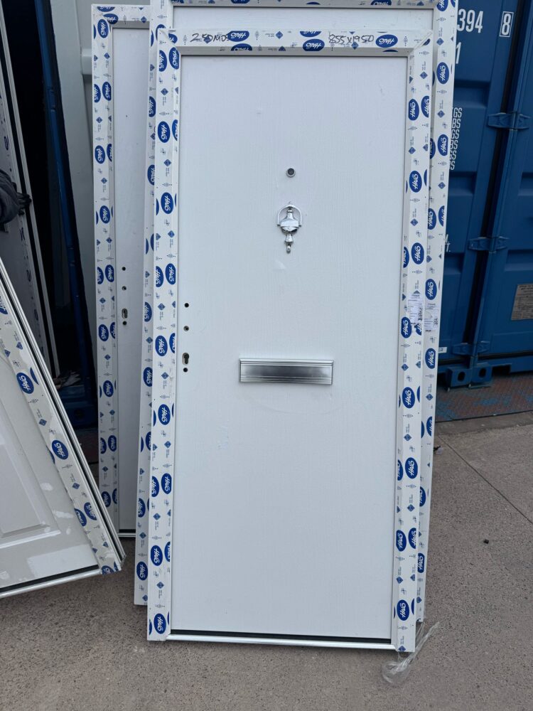 White Composite Modern Door 855 x 1950 mm 25DM05