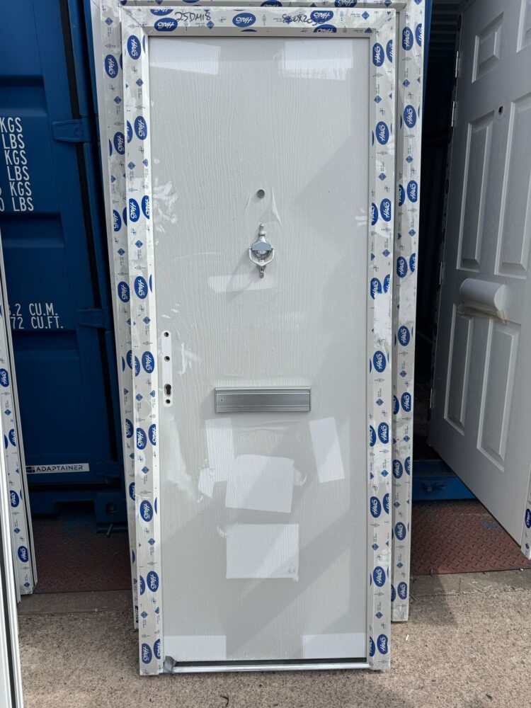 White Composite Modern Door 800 x 2030 mm 25DM18