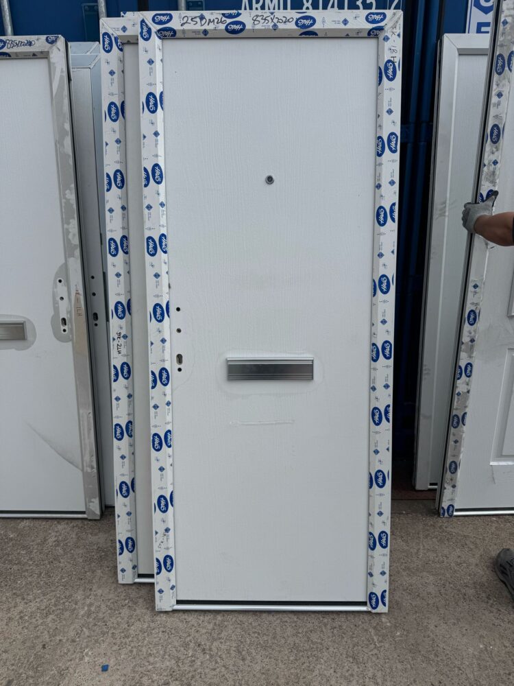 White Composite Modern Door 835 x 2020 mm 25DM26