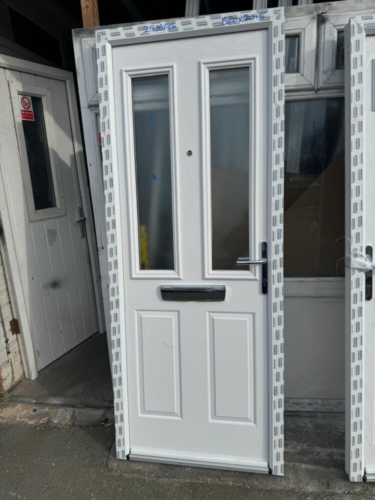 White Composite Traditional Door 880 x 2045 mm 25MF56