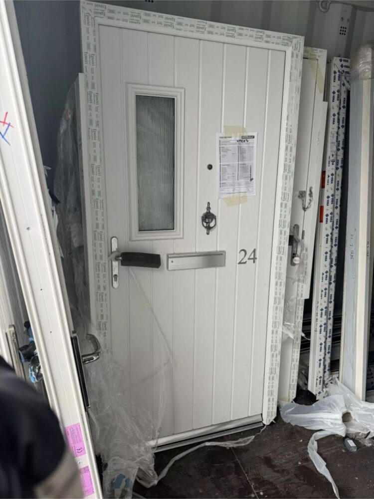 White Composite Modern Door 990 x 2065 mm