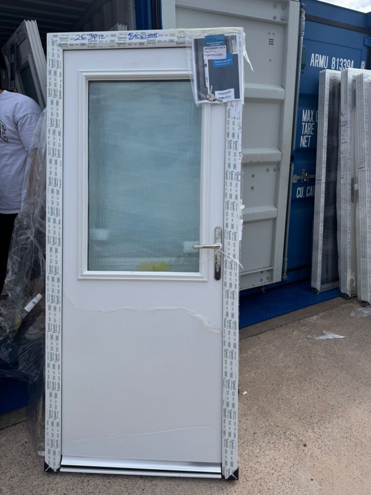 White Composite Traditional Door 895 x 2025 mm 25JP12
