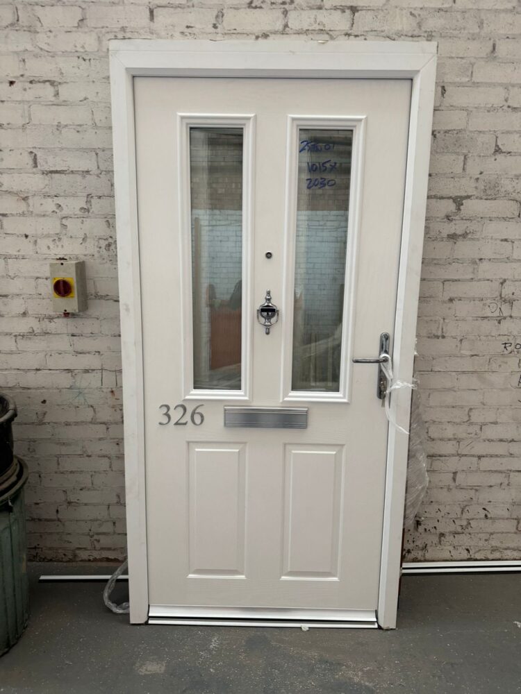 White Composite Traditional Door 1015 x 2030 mm 25TN01