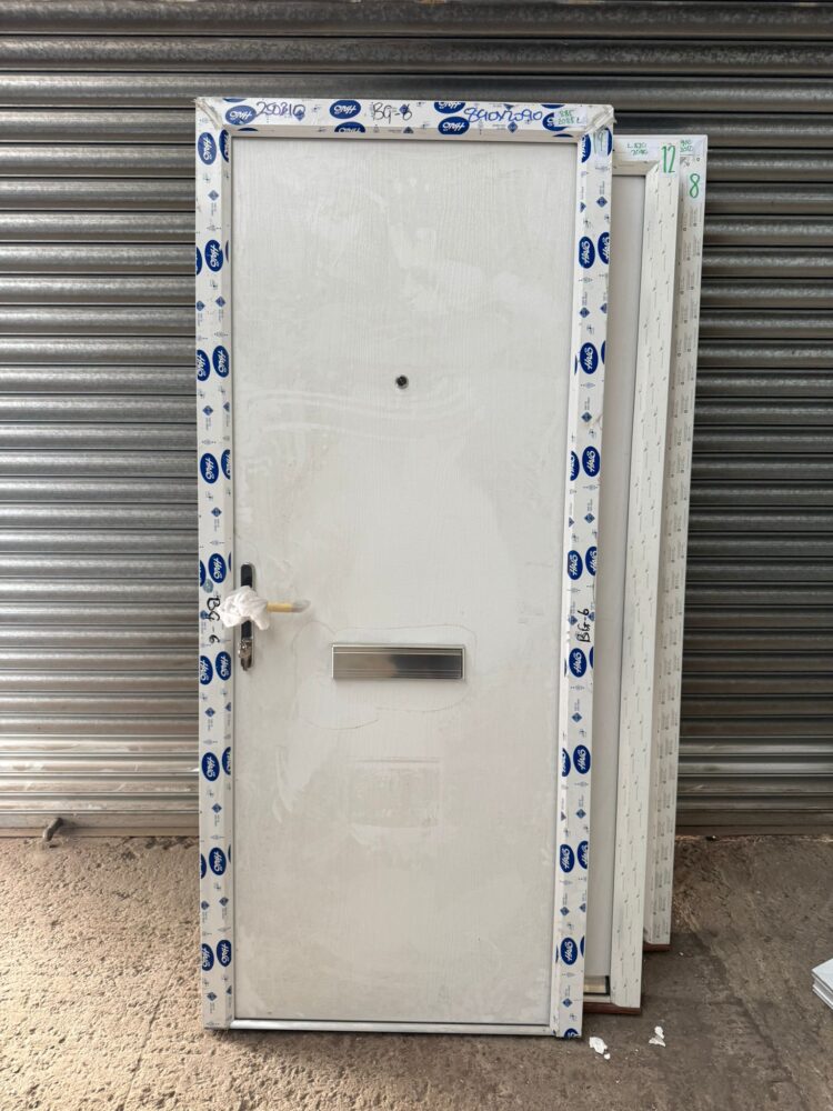 White Composite Traditional Door 890 x 2090 mm 25OB10