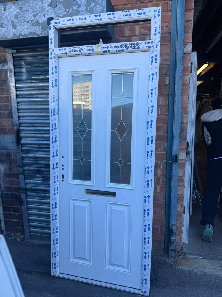 White Composite Traditional Door 900 x 2015/2245 mm 25ON04
