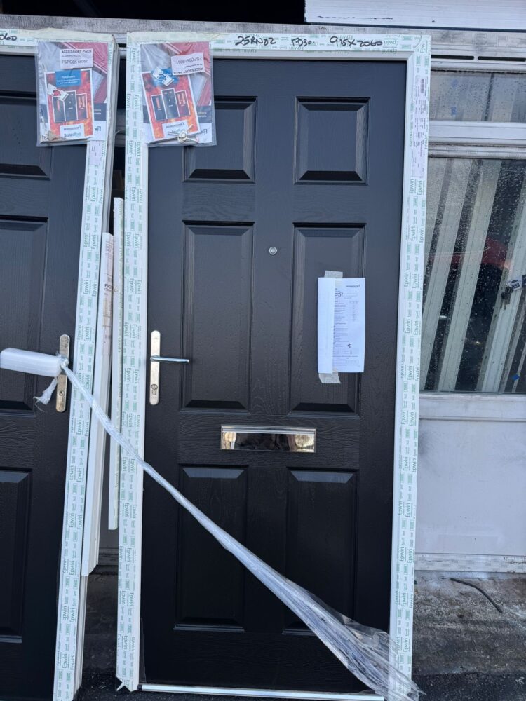 Black Composite Traditional FD30 Door 925 x 2060 mm 25RN02