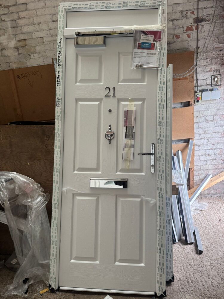 White Composite Traditional FD30 Door 890 x 2090/2310 mm 25PO10