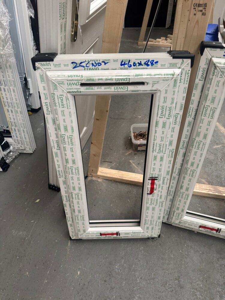 White Upvc Window 460 X 880 mm 25CN02