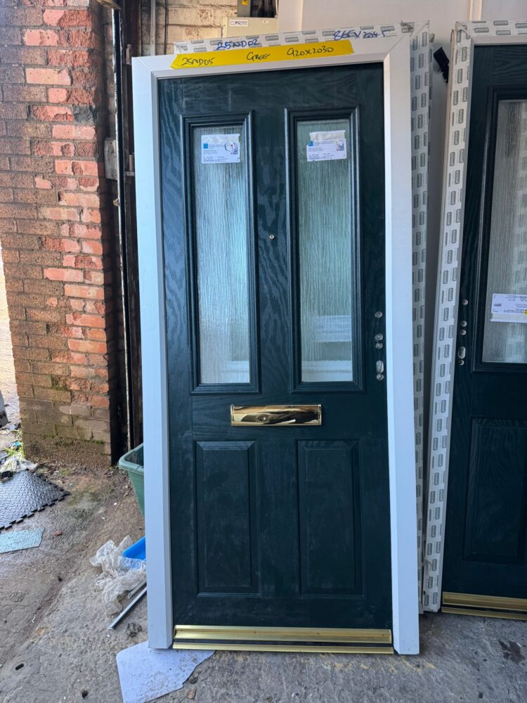 Green Composite Traditional Door 920 x 2030 mm 25ND05