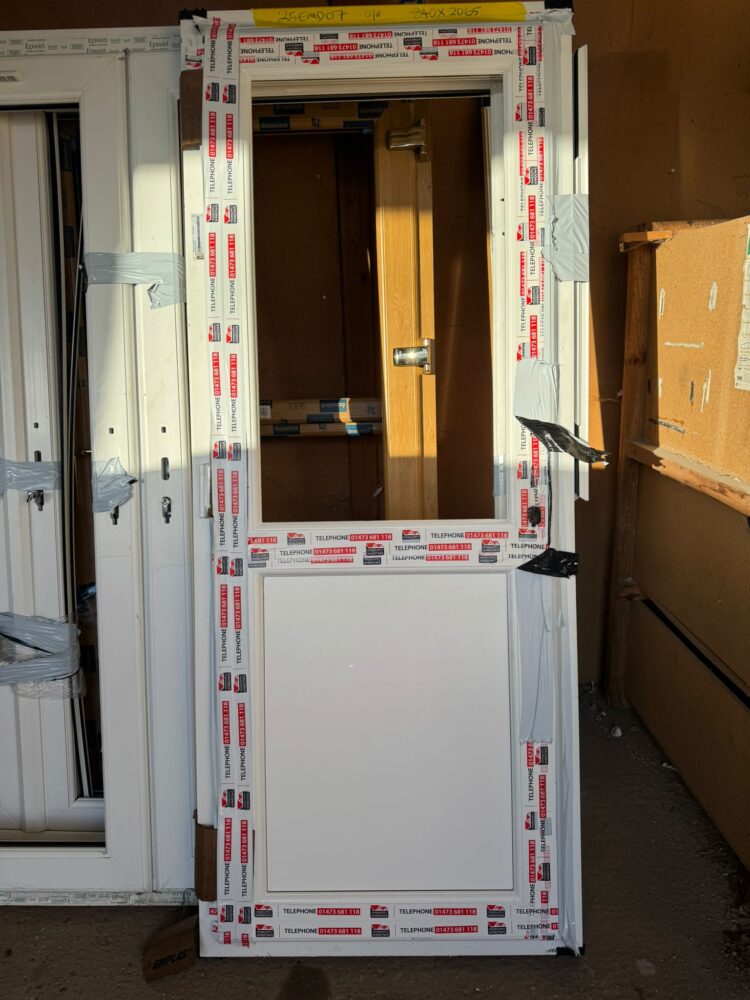 White Upvc Door 840 x 2065 mm 25EMD07