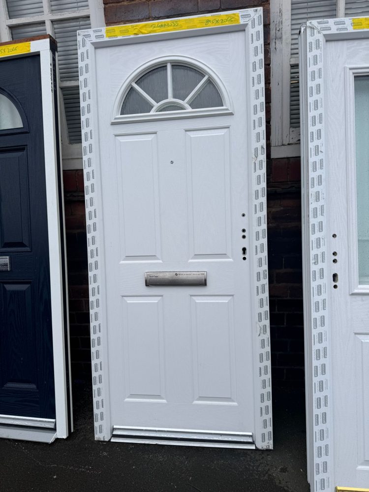 White Composite Traditional Door 895 x 2065 mm 26MNW33
