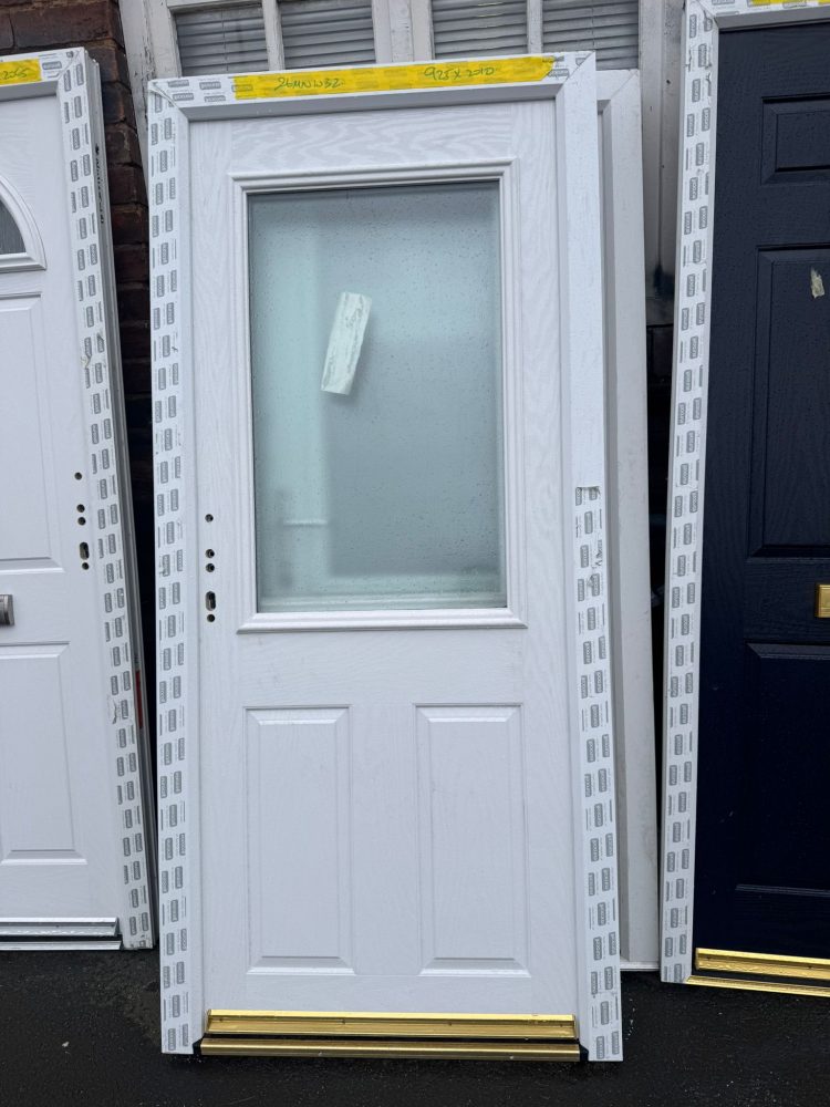 White Composite Traditional Door 925 x 2010 mm 26MNW32