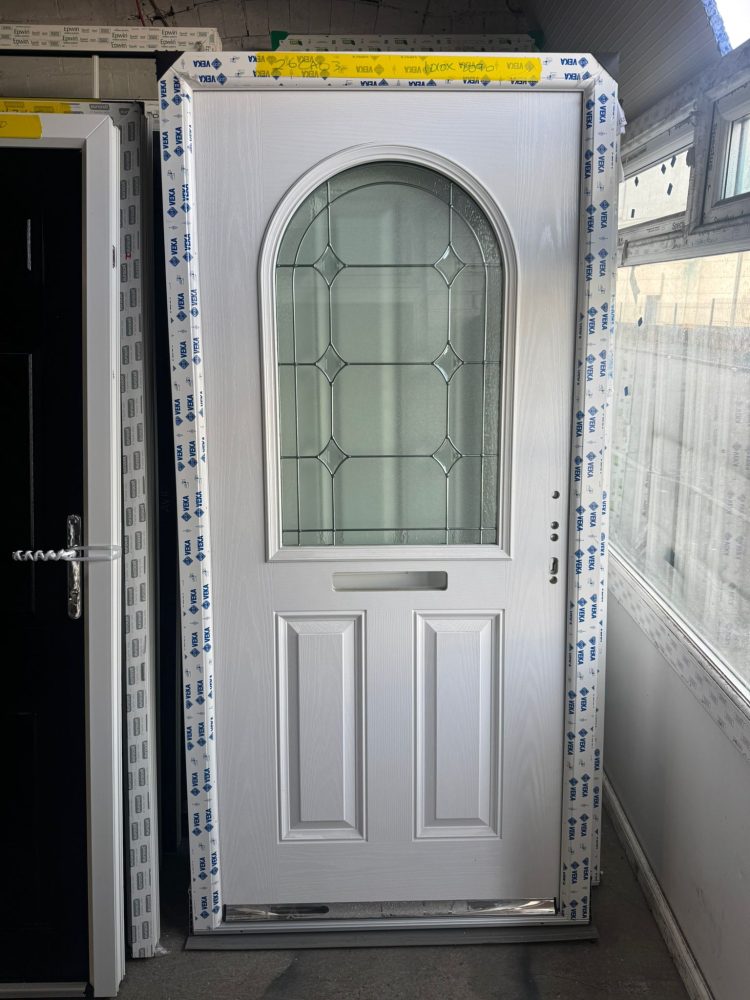 White Composite Traditional Door 1010 x 2090 mm 26CA03