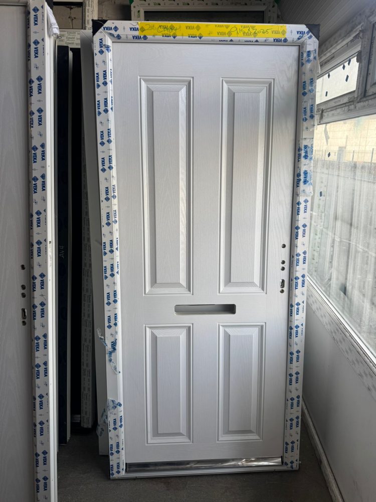 White Composite Traditional Door 915 x 2025 mm 26CA04