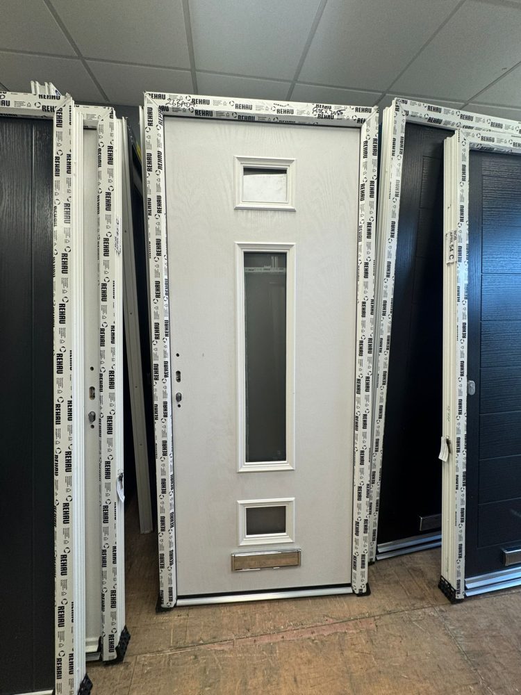 White Composite Modern Door 805 x 2055 mm 26BA04