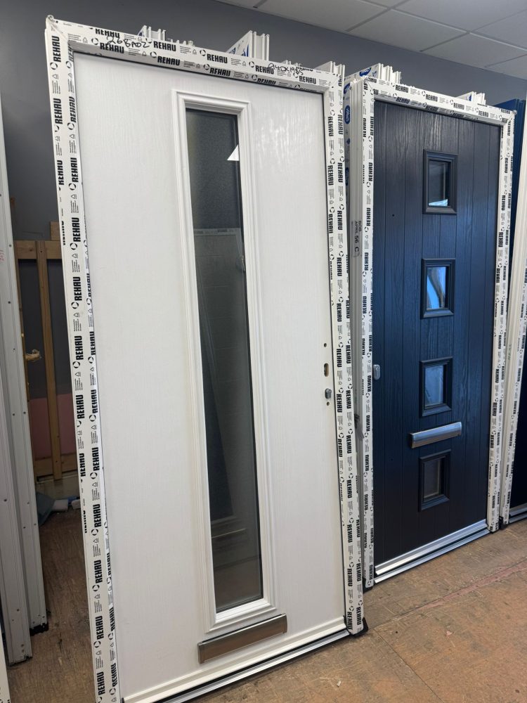 White Composite Modern Door 940 x 1985 mm 26BA02