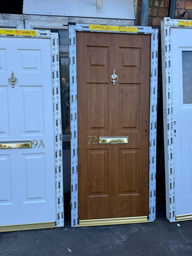 Golden Oak Composite Traditional Door 890 x 2020 mm 26BMY04