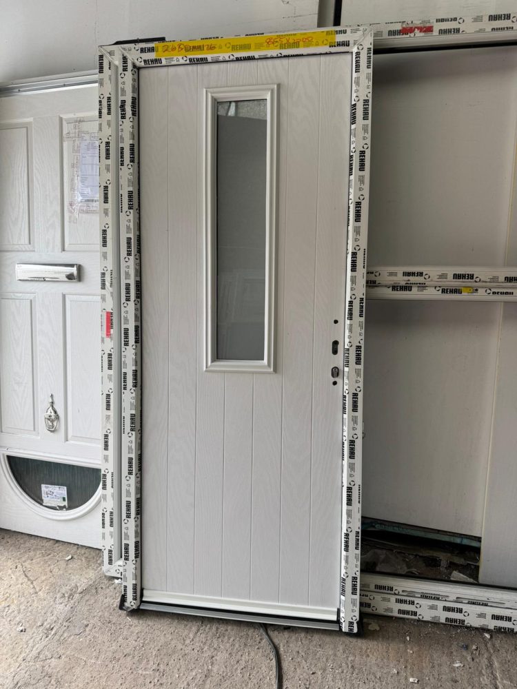 White Composite Modern Door 855 x 2000 mm 26BDMY126