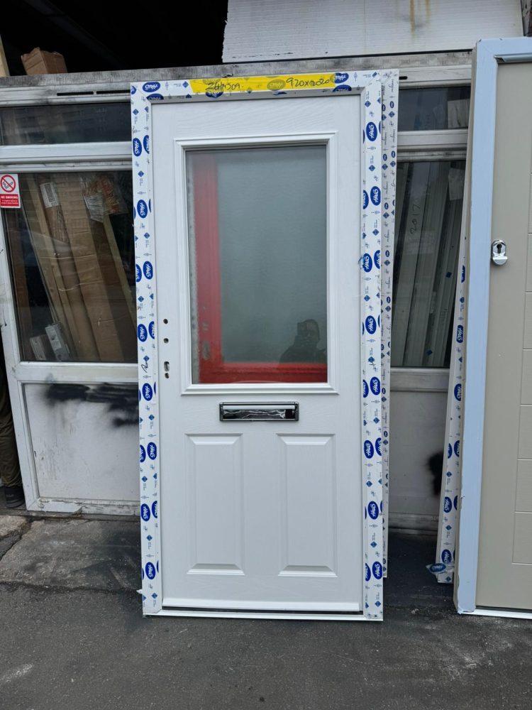 White Composite Traditional Door 920 x 2020 mm 26HMJ09