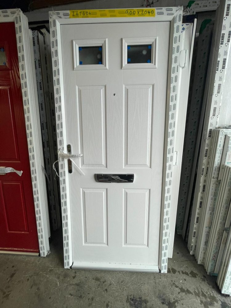 White Composite Traditional Door 900 x 2040 mm 26TG04