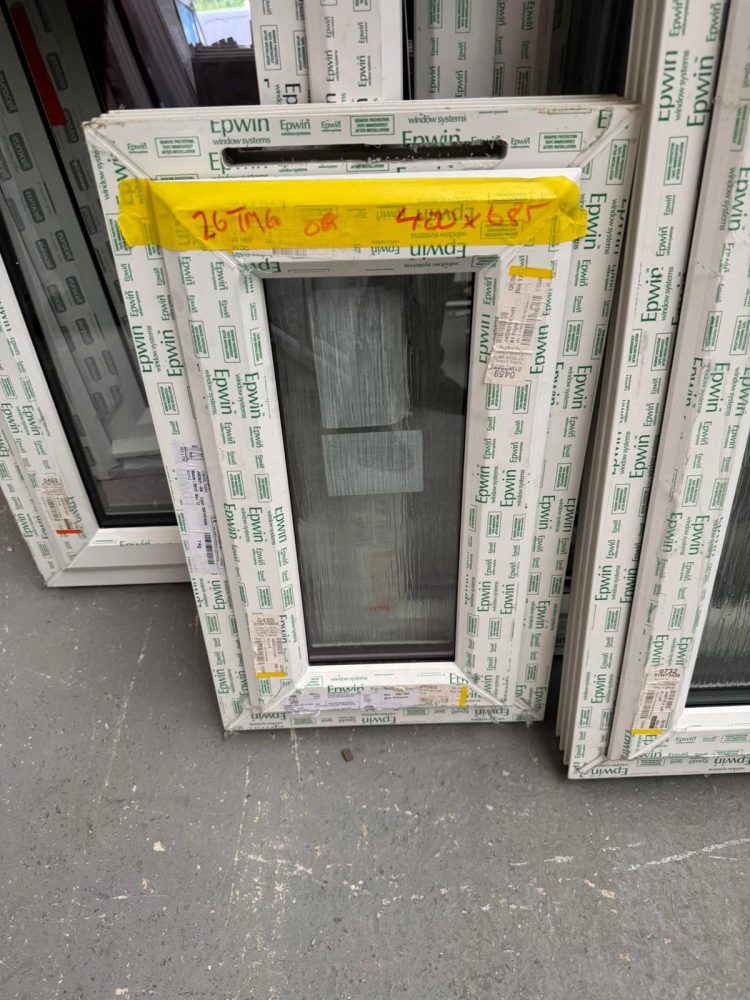 White Upvc Window 400 X 685 mm 26TM60