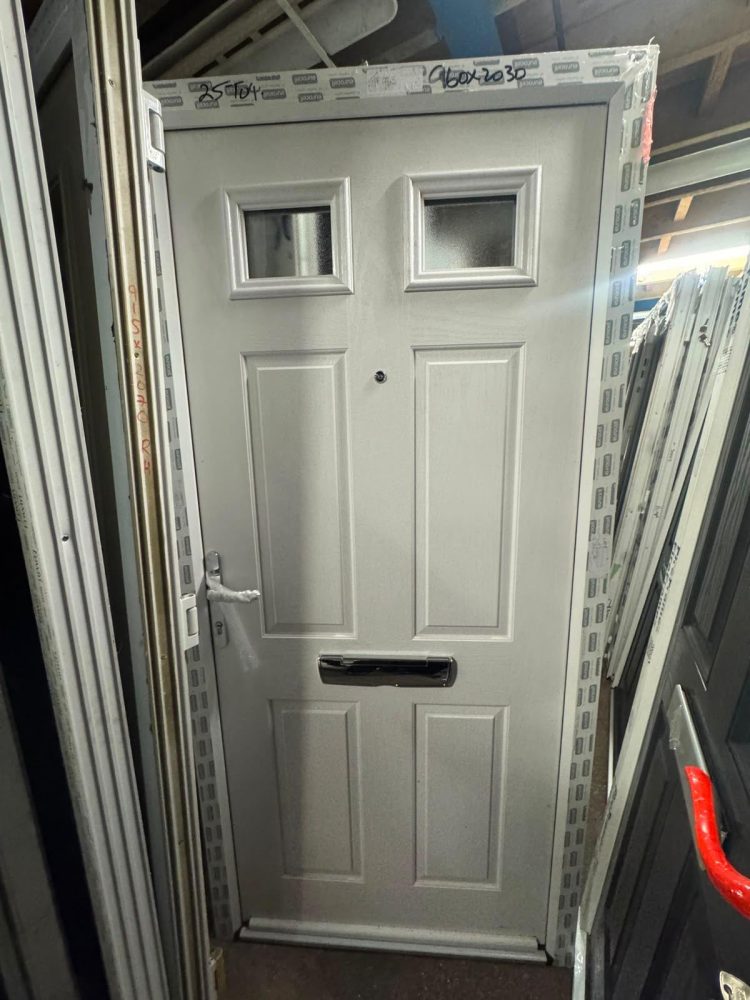 White Composite Traditional Door 960 x 2030 mm 25T04