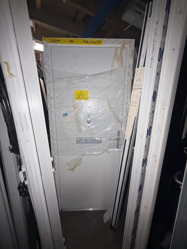 White Composite Traditional FD30 Door 900 x 2080 mm 26RA44