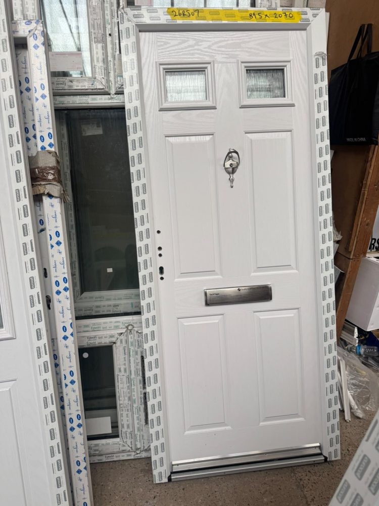 White Composite Traditional Door 895 x 2070 mm 26RJ07
