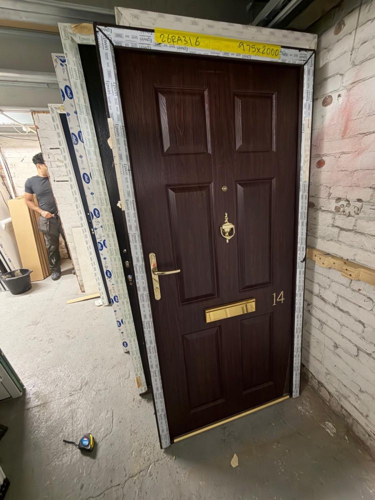Rosewood Composite Traditional Door 975 x 2000 mm 26RA316
