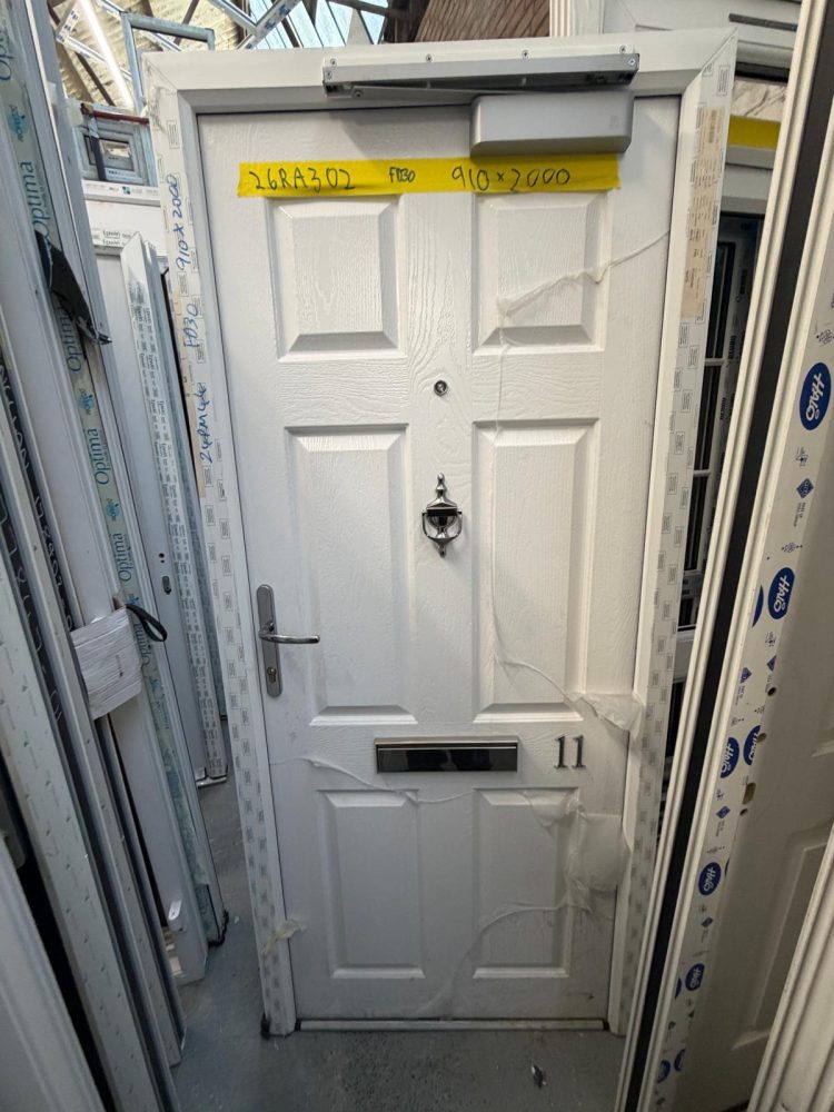 White Composite Traditional FD30 Door 910 x 2000 mm 26RA302