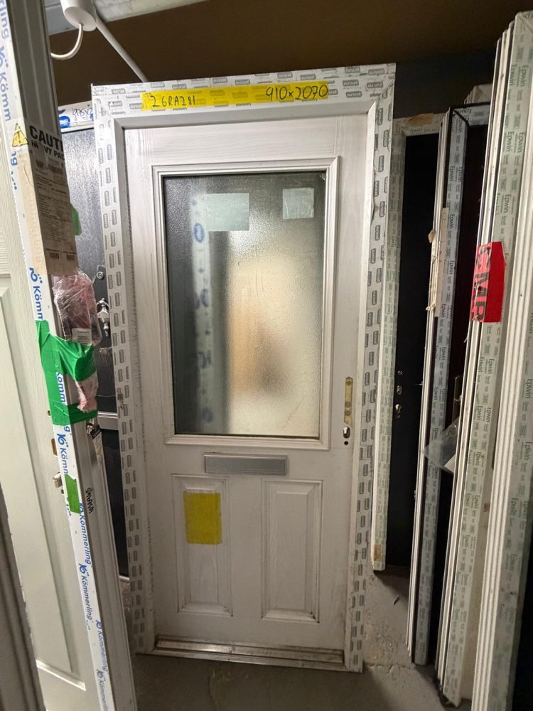 White Composite Traditional Door 910 x 2070 mm 26RA281