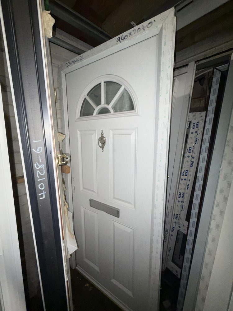 White Composite Traditional Door 940 x 2040 mm 23NNW21