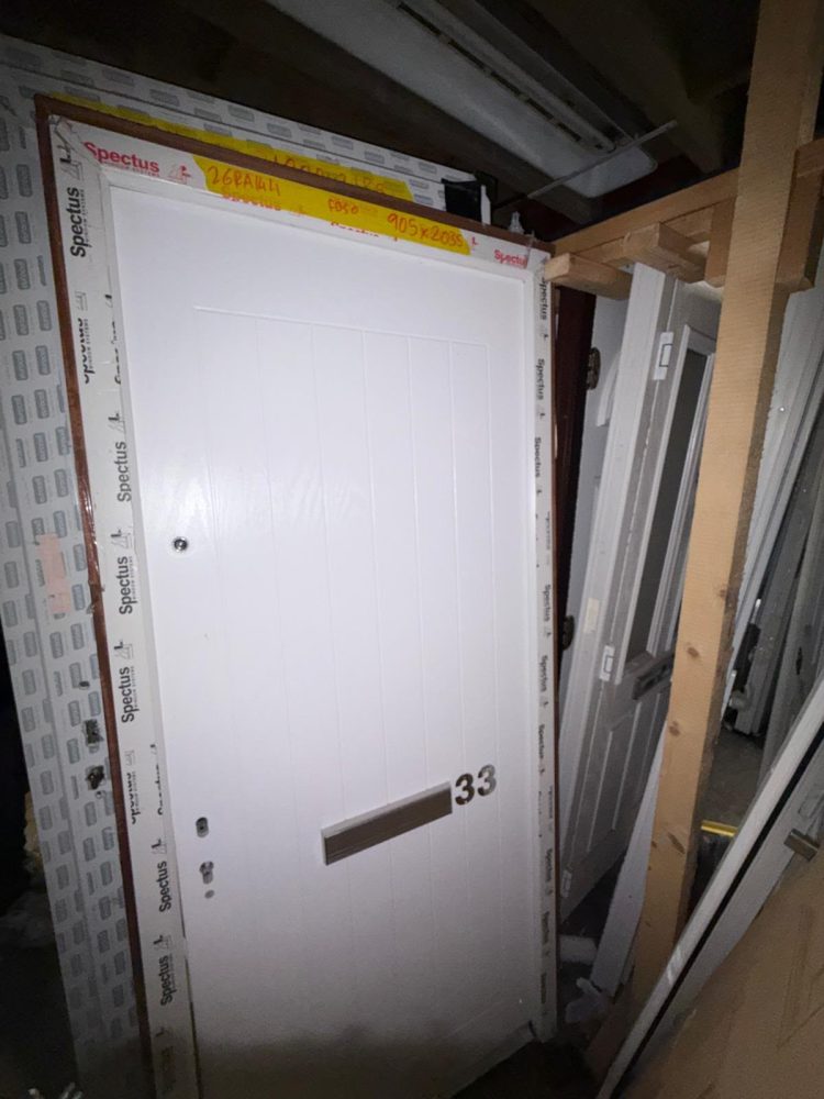 White Composite Traditional FD30 Door 905 x 2035 mm 26RA144